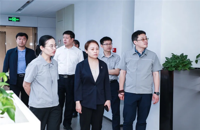 2023年5月15日，河北建材职业技术学院党委书记张明莉一行到BJL平台北京集团进行校企合作交流。